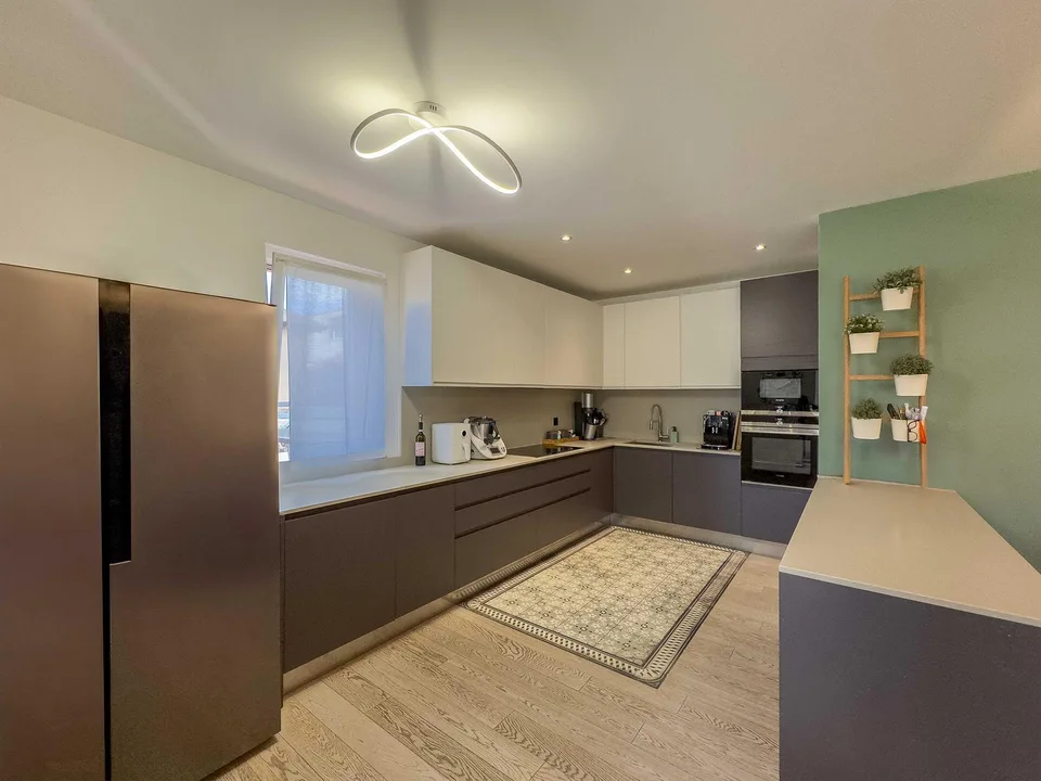 Casa bifamiliare con grande giardino a Morbio Inferiore
