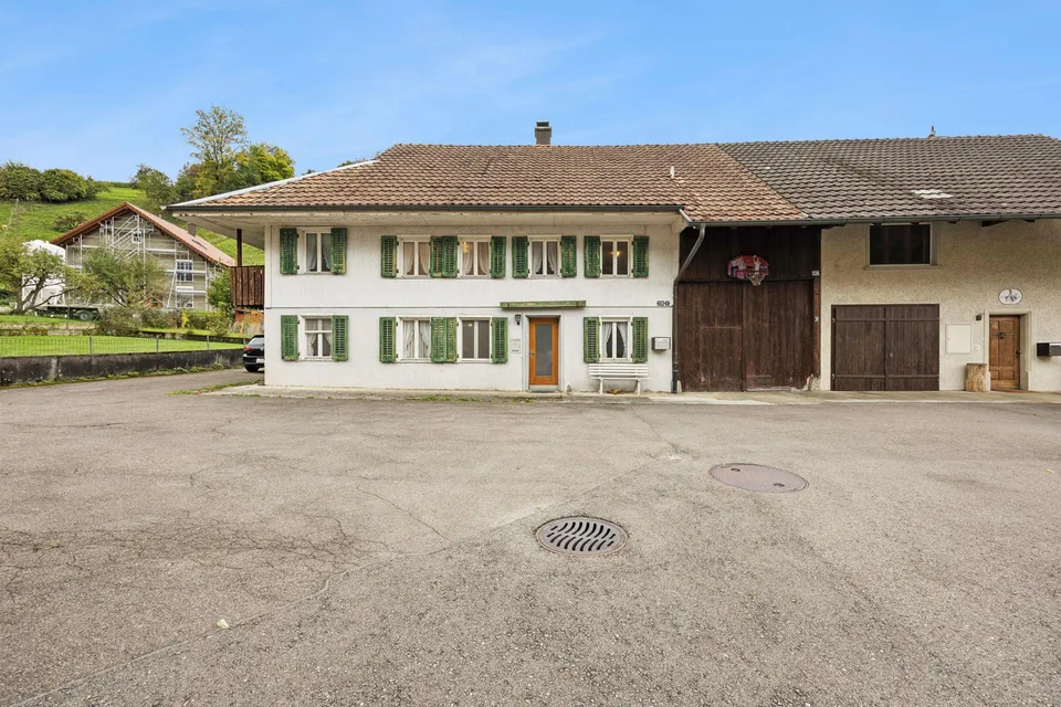 Grosszügiges 7-Zimmer-Haus in Leibstadt mit grosser Dachterrasse un...