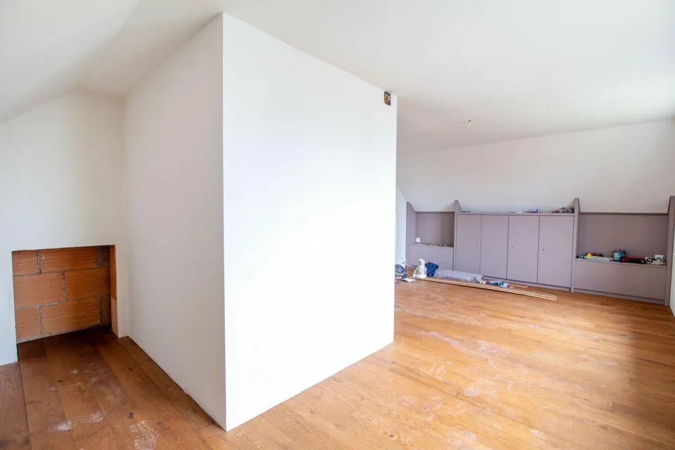 Freistehendes Einfamilienhaus mit Potenzial, separater grossen Werk... – photo 14 sur 24