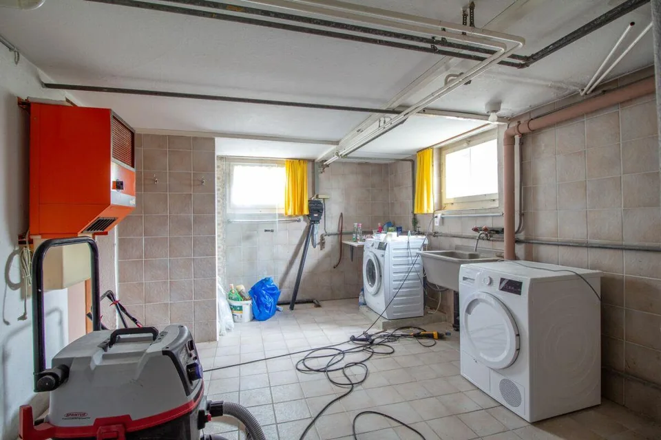 Freistehendes Einfamilienhaus mit Potenzial, separater grossen Werk... – photo 22 sur 24