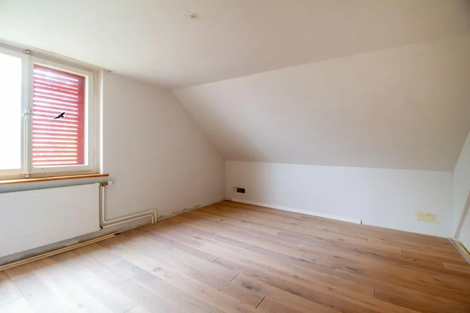 Freistehendes Einfamilienhaus mit Potenzial, separater grossen Werk... – photo 11 sur 24
