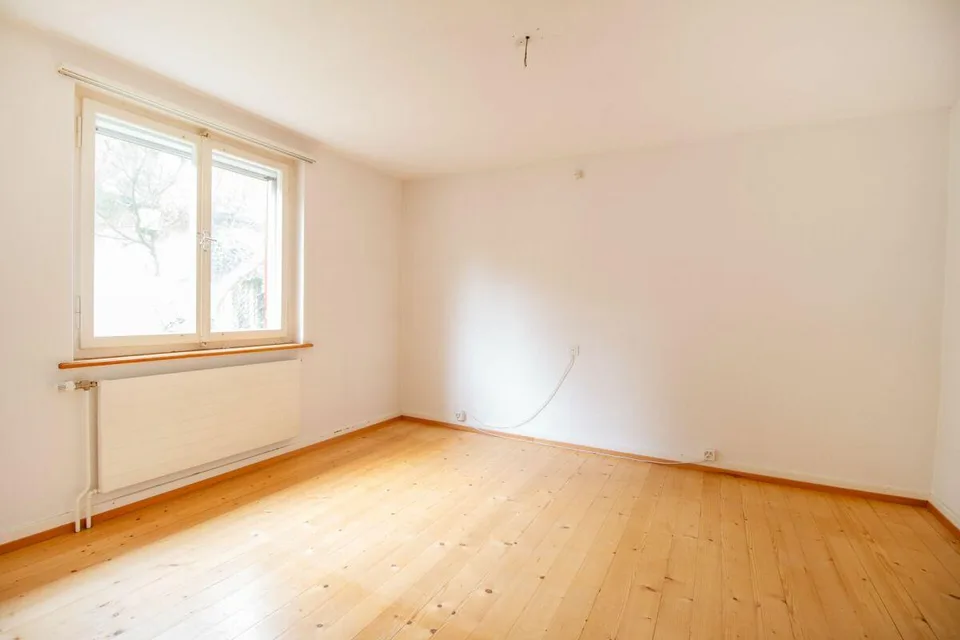 Freistehendes Einfamilienhaus mit Potenzial, separater grossen Werk... – photo 12 sur 24