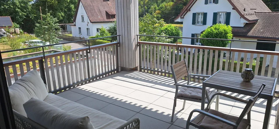 Sehr schöne und moderne 2.5-Zimmerwohnung an ruhiger Lage