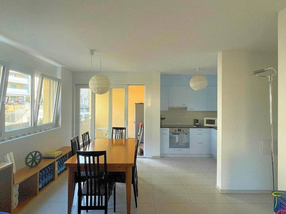 Mendrisio, in bella residenza, moderno appartamento 3.5 locali