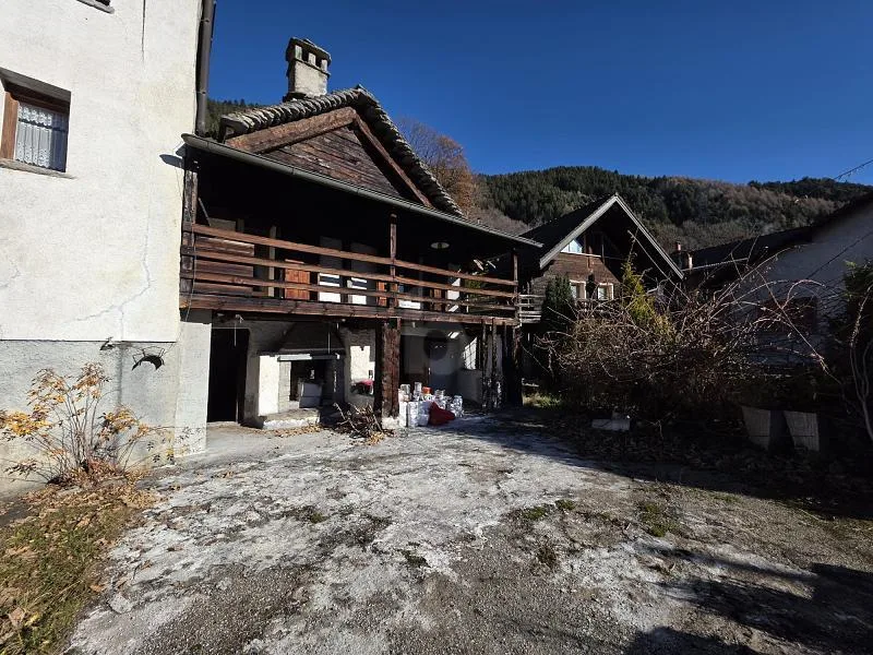 SPAZIOSA E SOLEGGIATA IN POSIZIONE TRANQUILLA