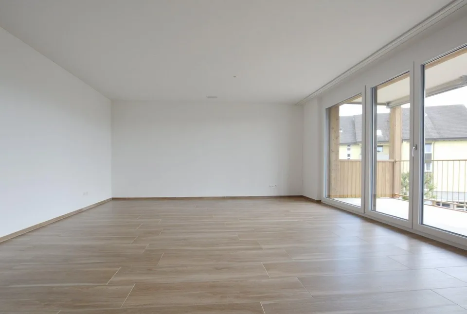 Moderne 3.5-Zimmer-Wohnung mit Balkon und Weitsicht