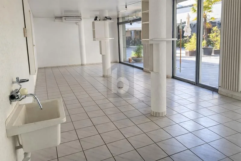 VISIBLE, PRATIQUE ET CENTRAL