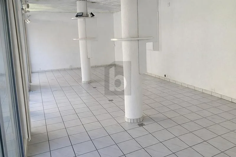 VISIBLE, PRATIQUE ET CENTRAL