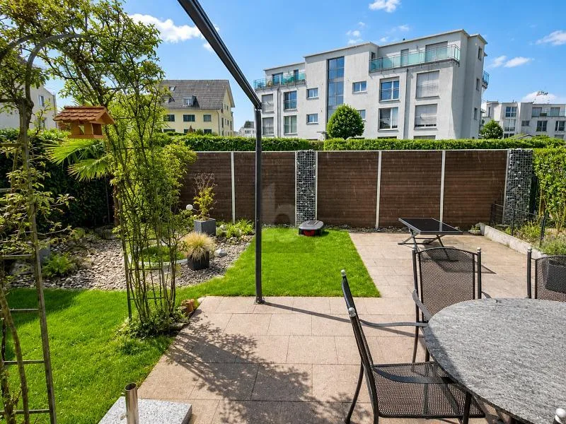 FAMILIENPARADIES MIT SONNIGEM GARTEN!