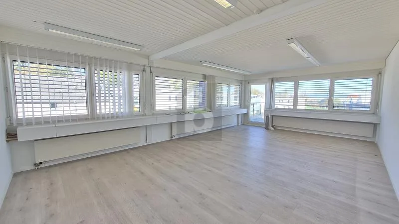 RENOVIERT - INDIVIDUELL MIT TERRASSE