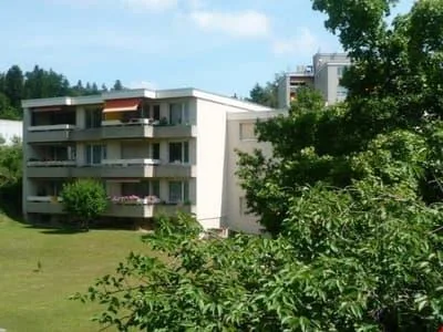 Wohnen im Grünen und doch in Stadtnähe - Charmante 4.5-Zimmerwohnung