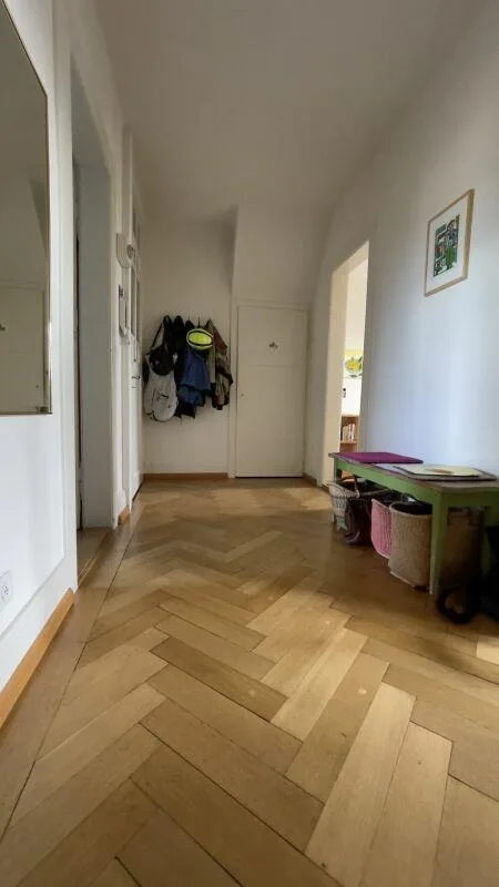 Appartamento affascinante in un edificio storico a Rütimeyerplatz
