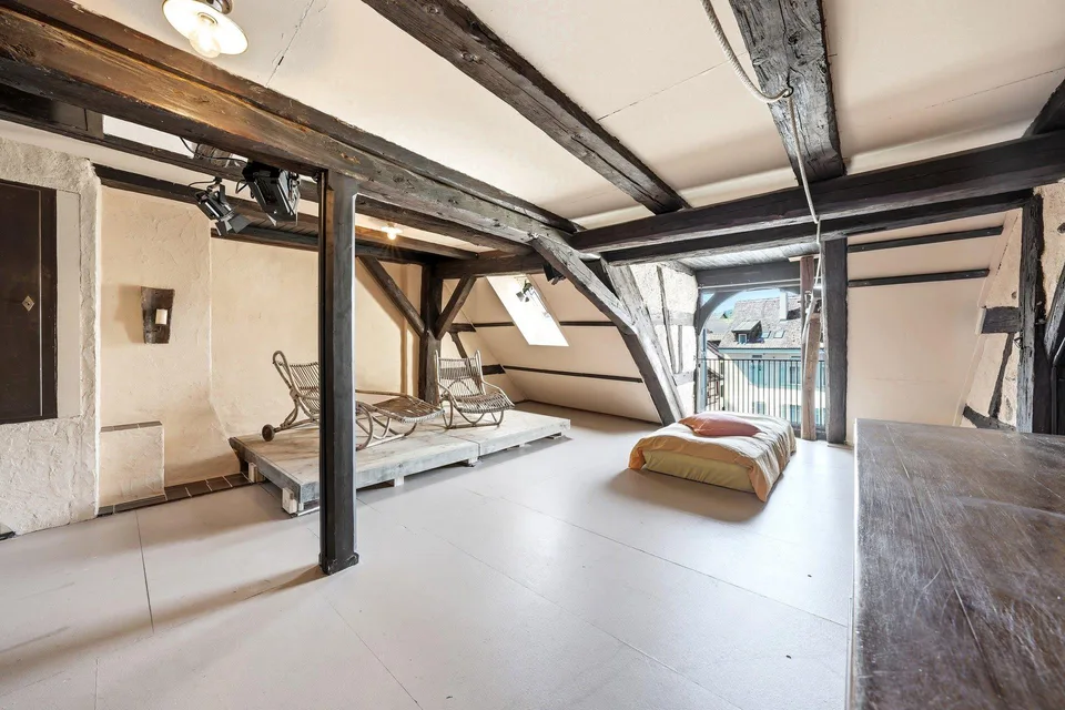 RÉSERVÉ : Maison de ville historique avec charme – photo 13 sur 13