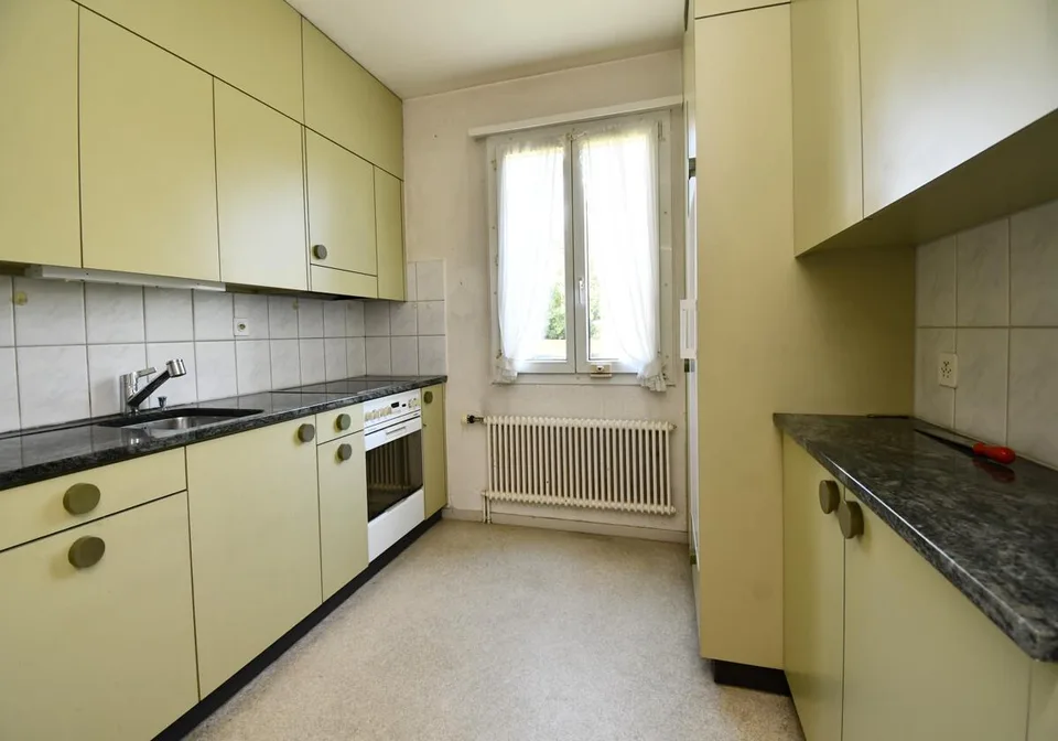 Einseitig angebautes 4.5 Zimmer Einfamilienhaus mit Umschwung