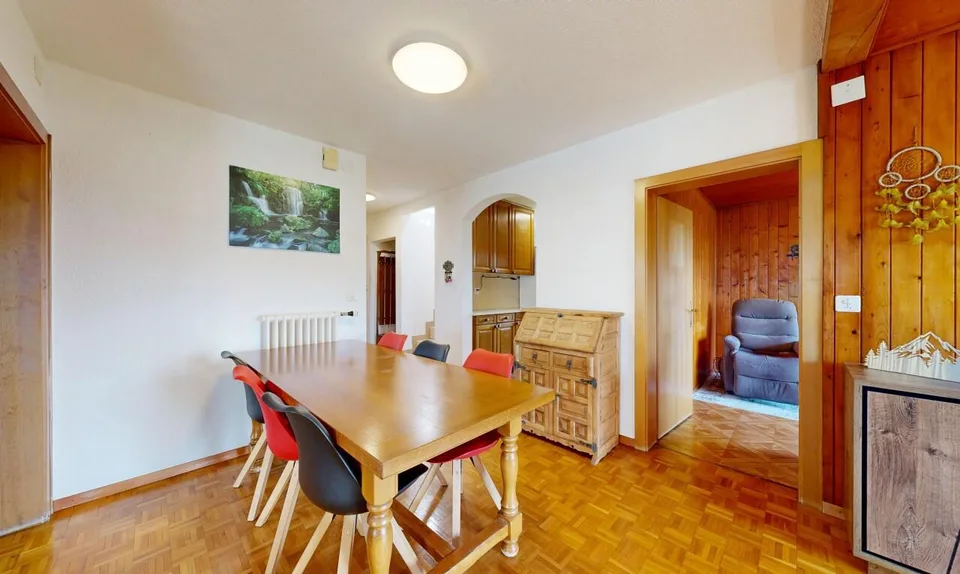 Duplex de 6.5 pièces avec balcon, garages à Savièse