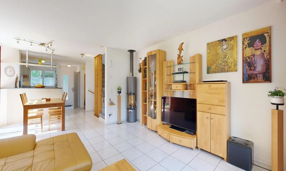 Well-maintained 5.5-room corner townhouse in a family-friendly location