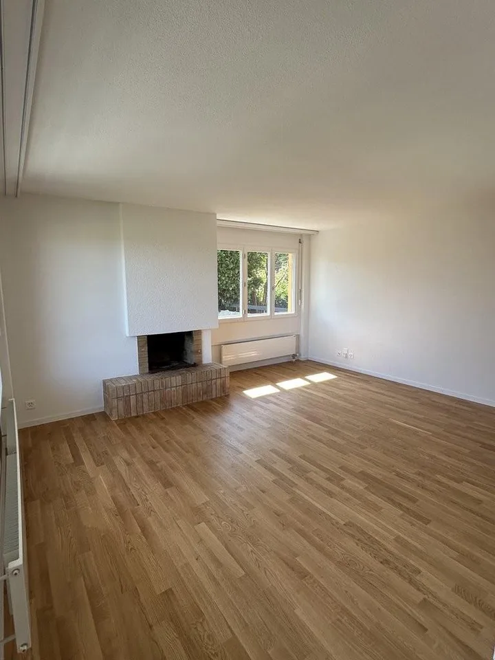 Wohnung mit Gartensitzplatz und schönem Ausblick