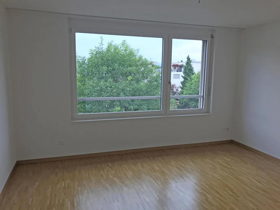 Modern ausgestattete Familienwohnung mit grossem Balkon