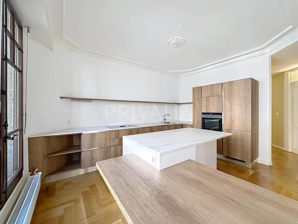 Magnifique appartement à proximité de la place des Augustins