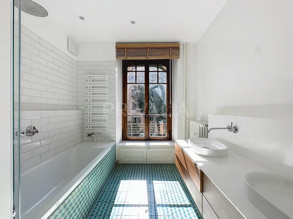 Magnifique appartement à proximité de la place des Augustins