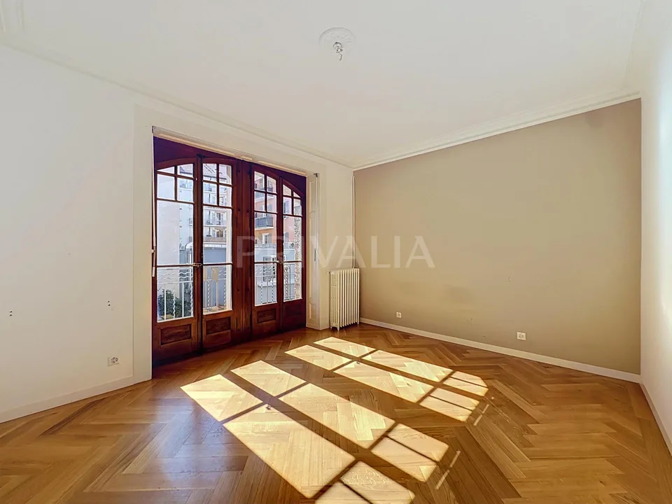 Magnifique appartement à proximité de la place des Augustins