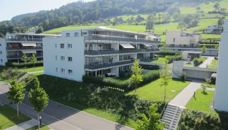 Moderne 5.5-Zimmer-Attikawohnung an ruhiger Lage