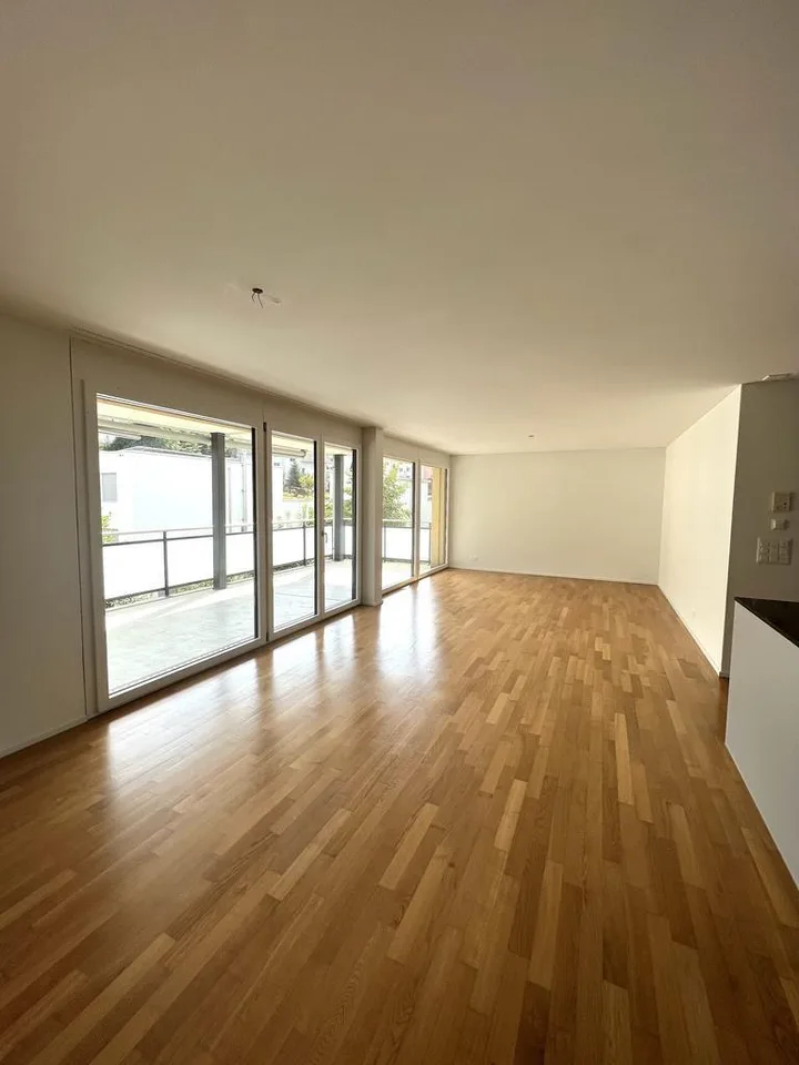 Moderne 4.5-Zimmerwohnung mit grossem Balkon