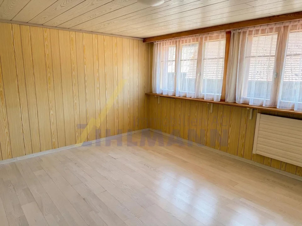 Wohnhausteil mit 4.5-Zimmer