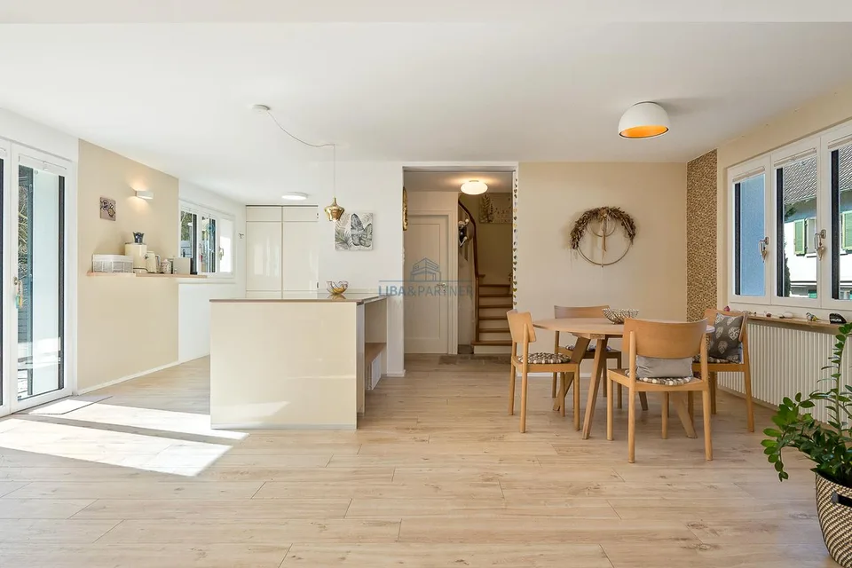 Hochwertig modernisiertes Einfamilienhaus mit exklusiver Wohnqualität