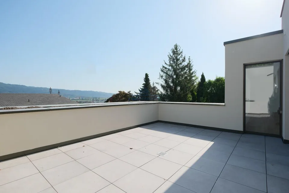 Attraktive 3.5-Zimmer-Terrassenwohnung in ruhiger Hanglage mit Rhei... – Foto 10 von 14