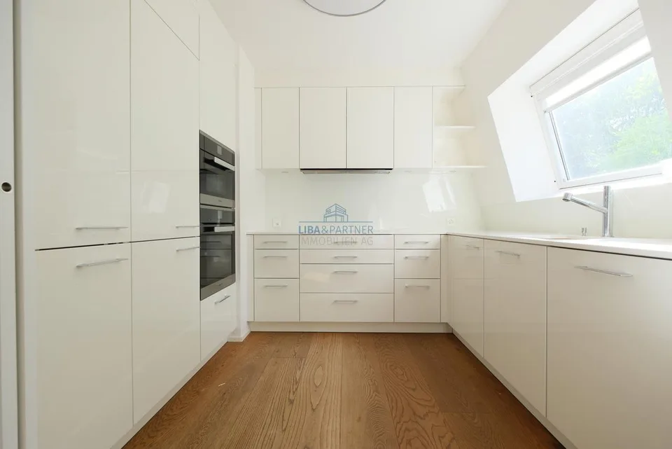 Voll klimatisiertes Duplex-Penthouse mit grosszügiger Dachterrasse
