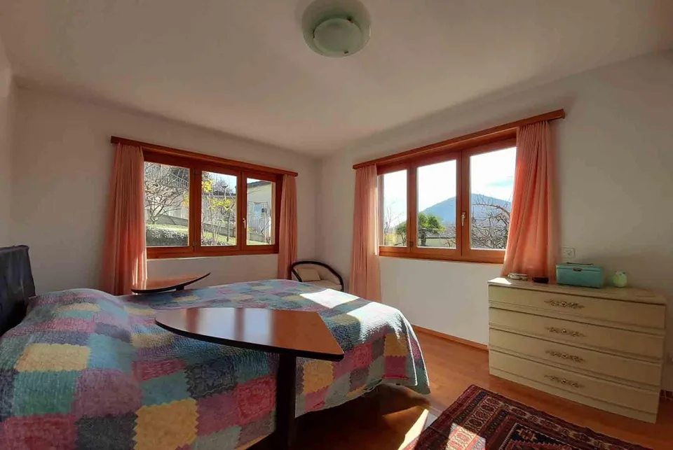 Splendide villa de 6.5 pièces avec grand jardin à Curio – photo 6 sur 12