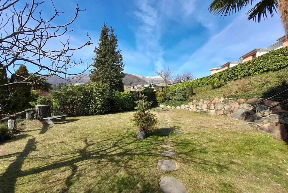 Splendide villa de 6.5 pièces avec grand jardin à Curio – photo 8 sur 12
