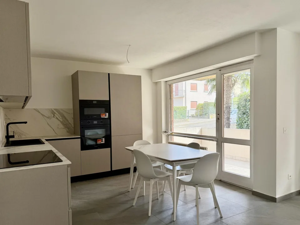 LUMINOSO 3.5 LOCALI COME NUOVO CON TERRAZZA A MENDRISIO