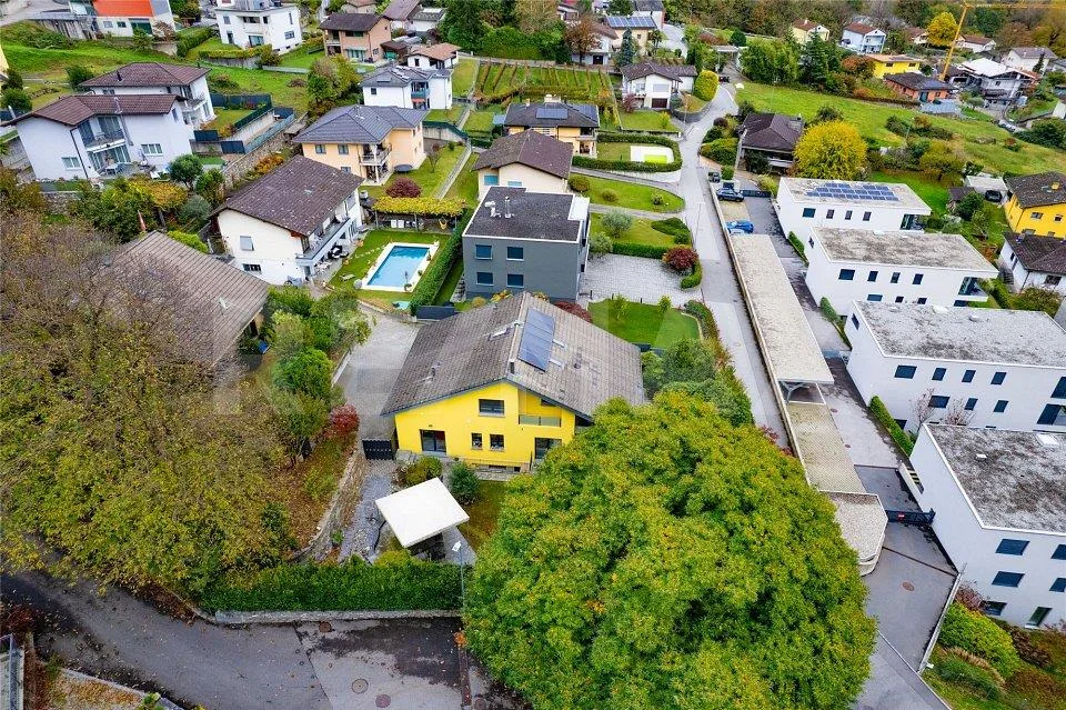 Exklusives Einfamilienhaus an ruhiger Lage bei Bellinzona