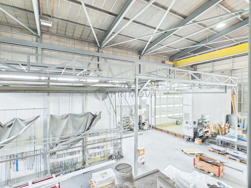 Gewerbehalle mit Aussenfläche - ideal für Logistik und Transport