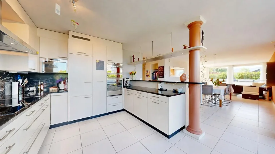 Moderne 4.5-Zimmer-Wohnung mit grosszügiger Dachterrasse und Garage