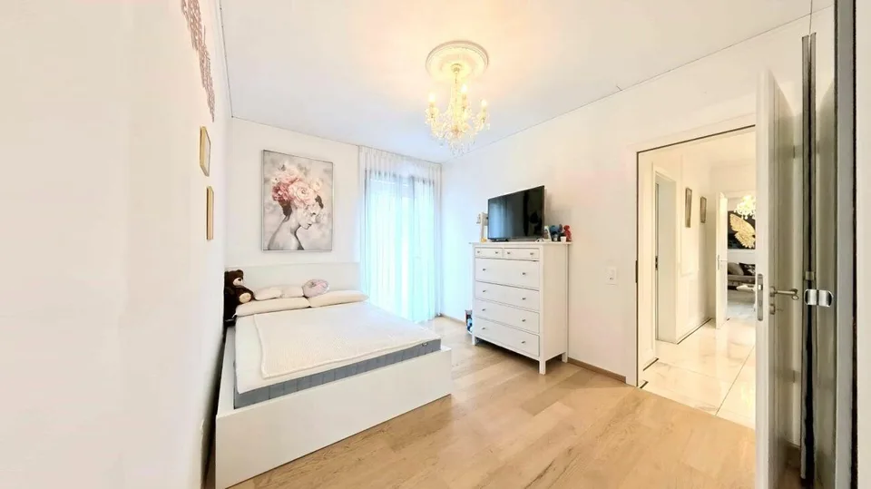 Prestigioso Attico mit geräumigen Räumen und drei Panoramabalkonen – Foto 13 von 19