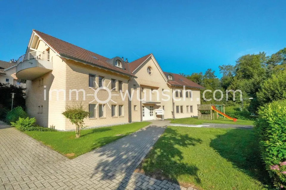 Grossflächige 5 ½ Zi. Eigentumswohnung im 1. OG, BGF 158 m², nahe N...