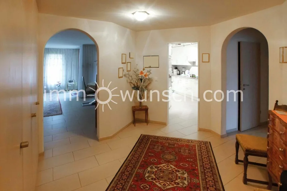 Grossflächige 5 ½ Zi. Eigentumswohnung im 1. OG, BGF 158 m², nahe N...