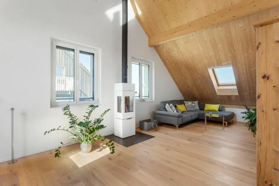 Grosszügige und moderne Dachgeschosswohnung