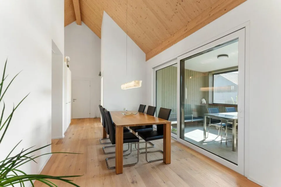Grosszügige und moderne Dachgeschosswohnung