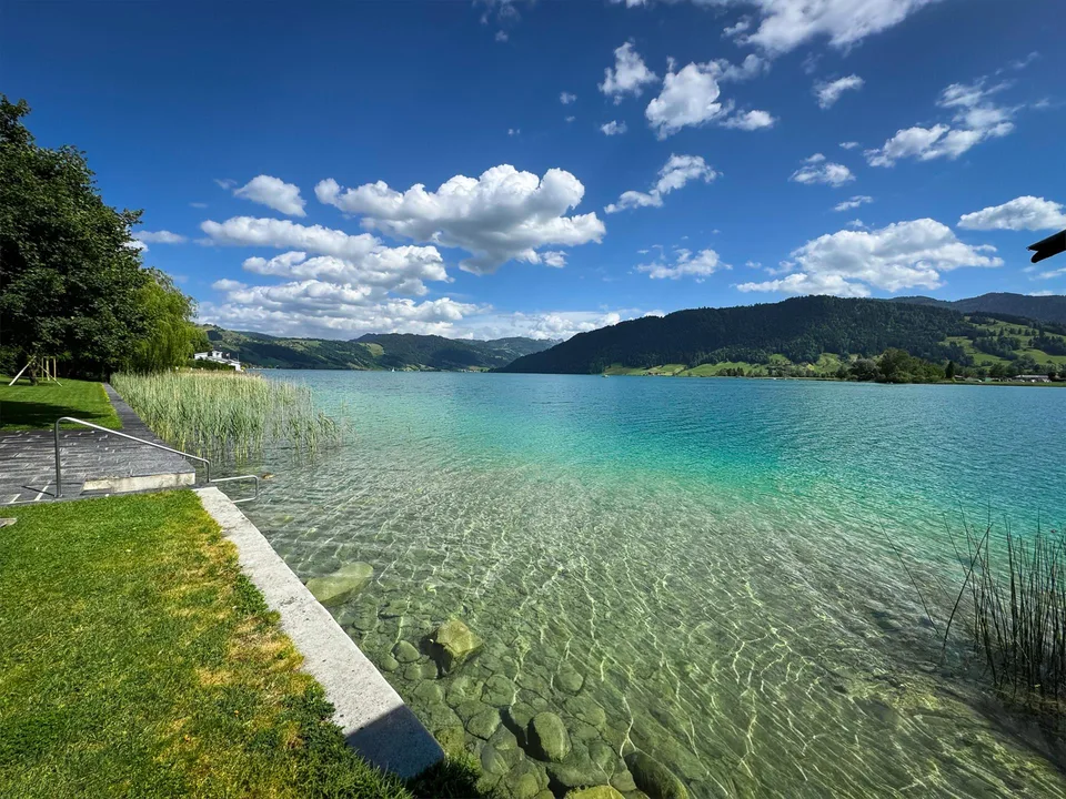 2½-Zimmer-Wohnung mit herrlicher Aussicht und privatem Badeplatz