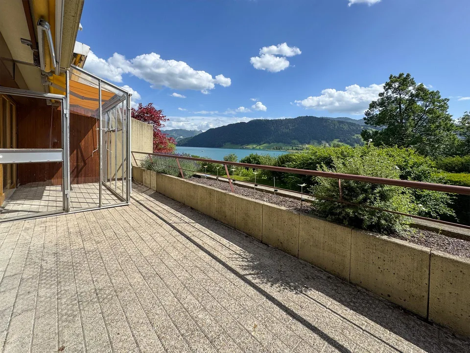 2½-Zimmer-Wohnung mit See- und Bergsicht sowie privatem Badeplatz – Foto 8 von 17