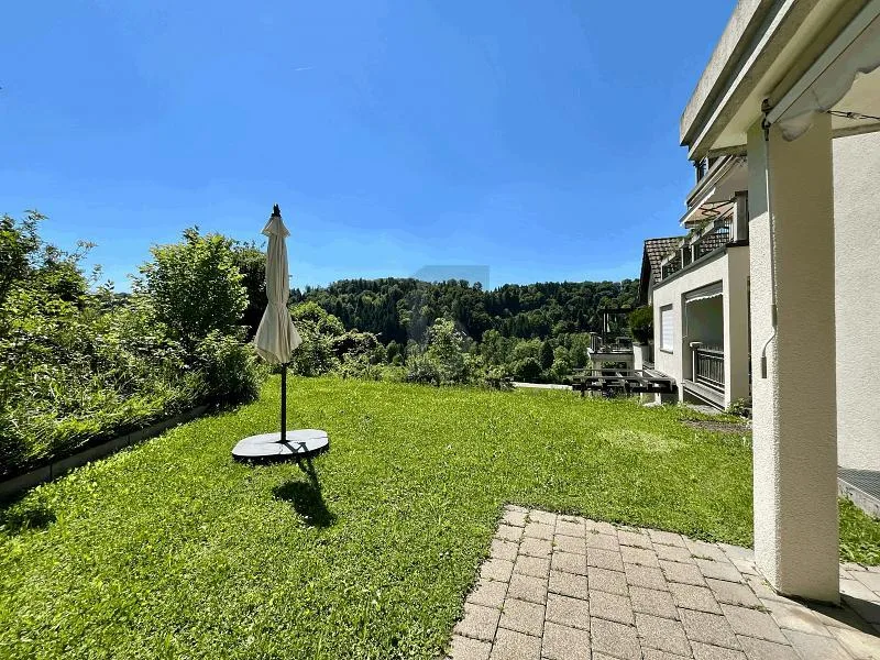 MIT SONNIGEM GARTEN IM ALLEINIGEN NUTZUNGSRECHT