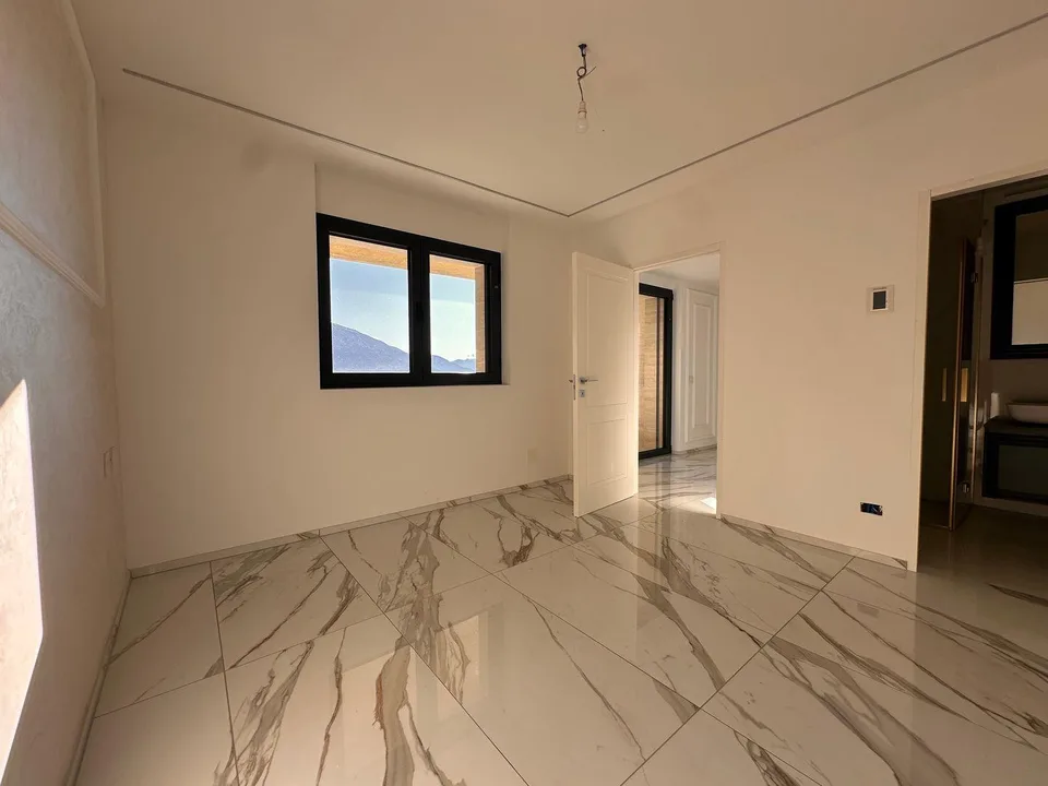 Villa mediterranea con piscina, SPA e vista panoramica sul Lago Mag... – foto 8 di 13