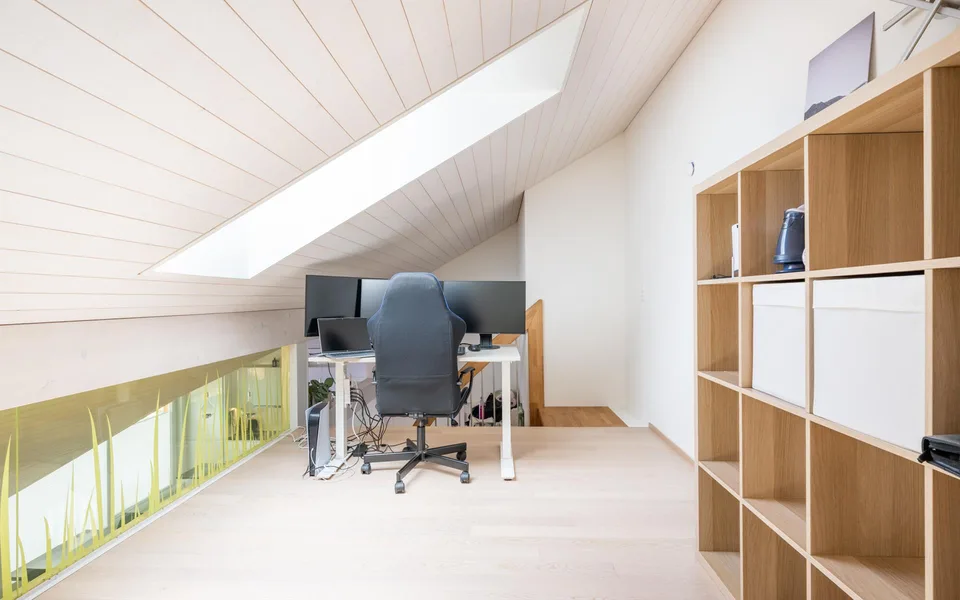 ImmoWyss - Moderne Dachwohnung mit Sicht auf See und Berge in Bönigen – Foto 7 von 8