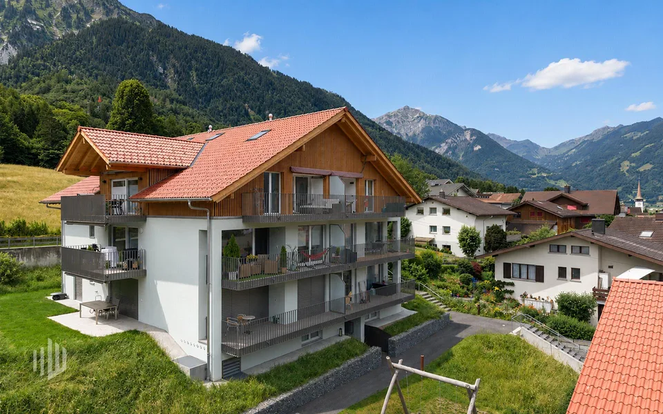 ImmoWyss -  Moderne Dachwohnung mit Galerie und traumhaftem Seeblick