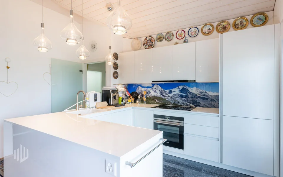 ImmoWyss -  Moderne Dachwohnung mit Galerie und traumhaftem Seeblick