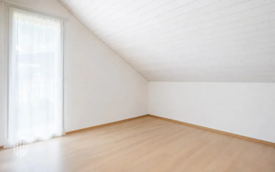 ImmoWyss -  Moderne Dachwohnung mit Galerie und traumhaftem Seeblick